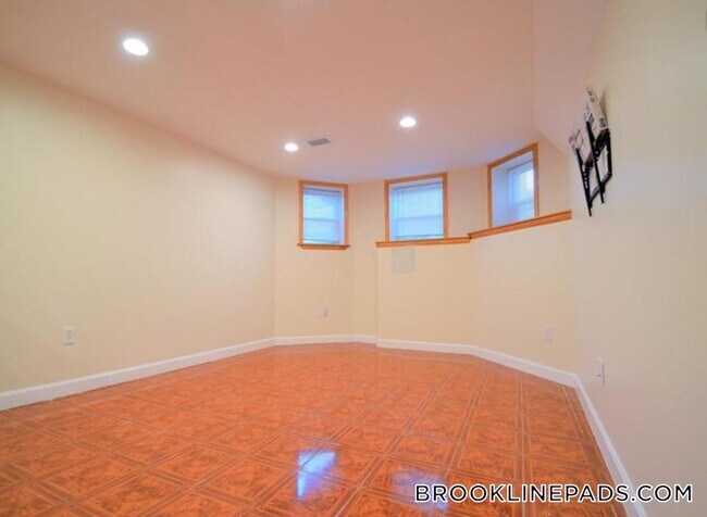 Foto del edificio - 73 Thatcher St