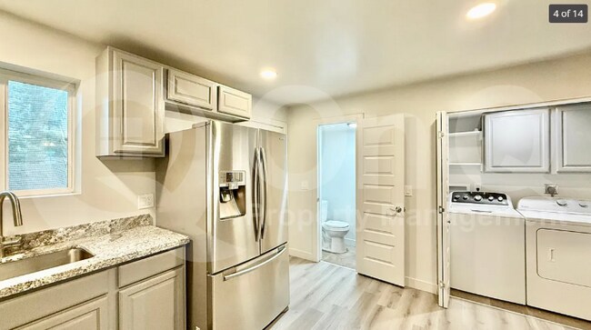 Building Photo - 6108 W Townley Ave