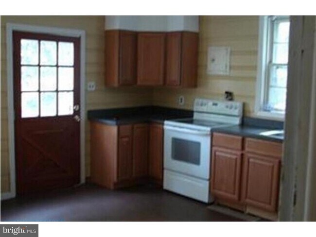 Building Photo - 295 Gravel Hill Rd