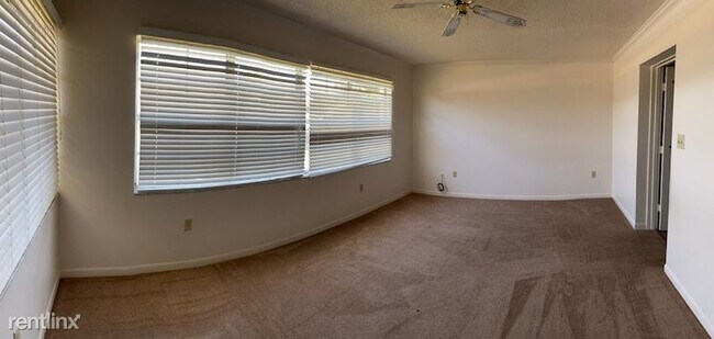 Foto del edificio - 2 br, 2 bath Apartment - 1210 Forest Hills Dr