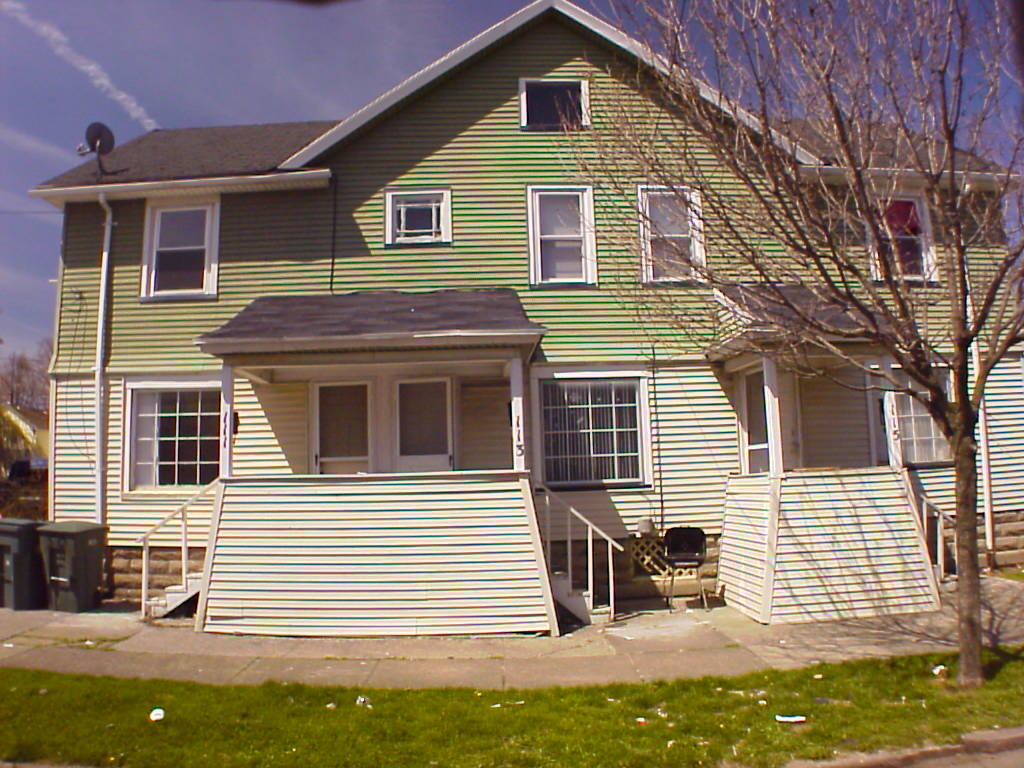 Primary Photo - 111 Sterling St