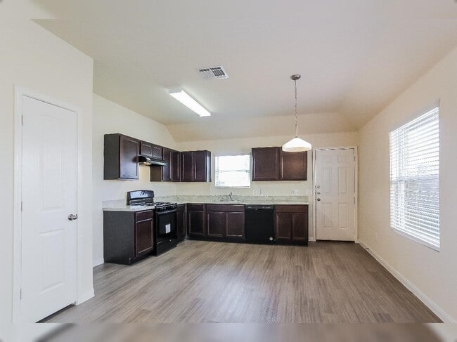 Building Photo - 5619 Rocky Trail Dr