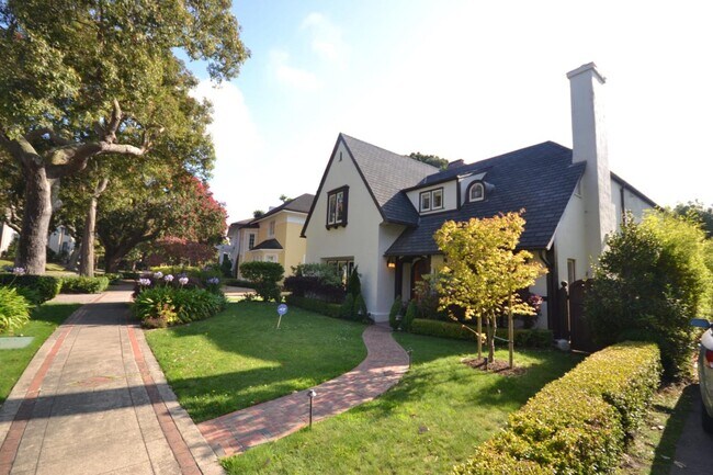 Building Photo - 20 San Leandro Way