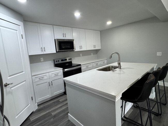 Building Photo - 9300 9300 N