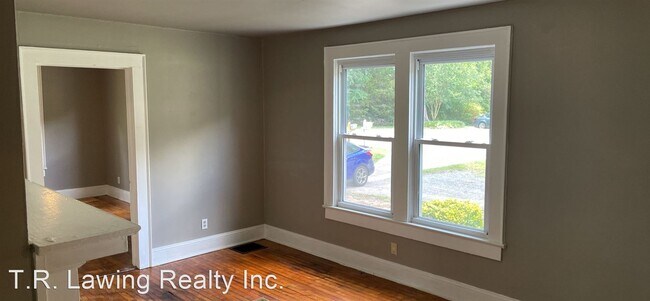 Building Photo - 3 br, 1 bath House - 1520 Kings Road