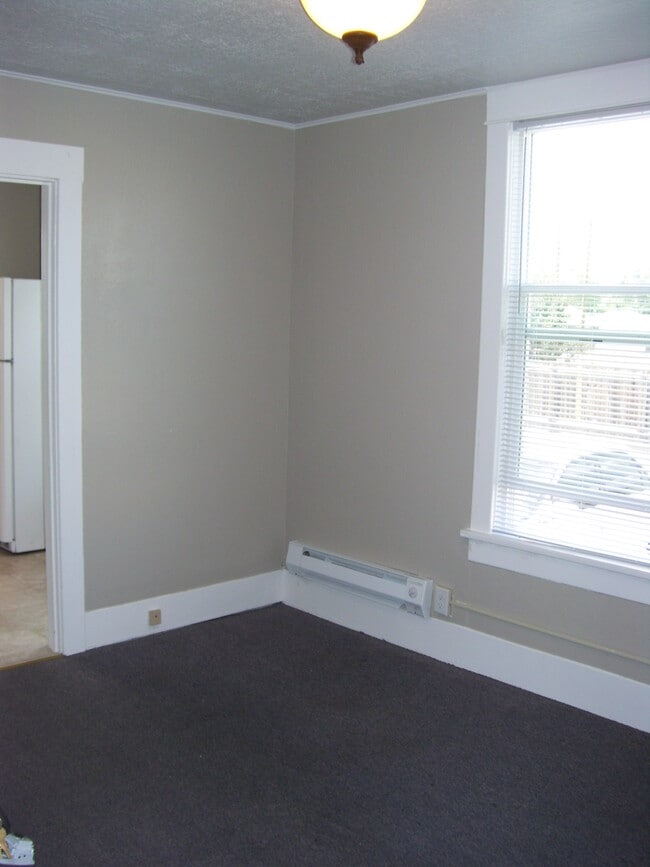 Building Photo - 303 2nd Ave W