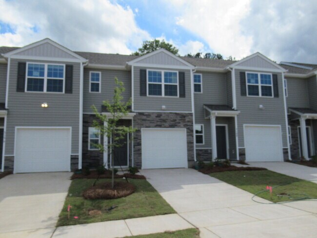 Building Photo - New Townhome for Rent in Lincolnton!
