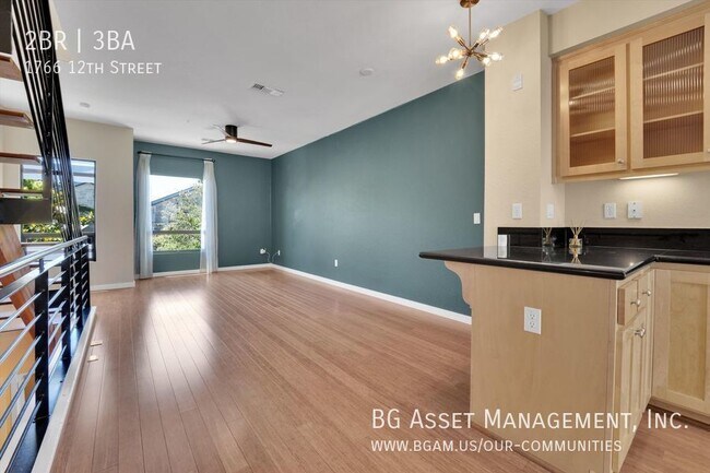 Building Photo - Gorgeous Zephyr Gate Condo in West Oakland