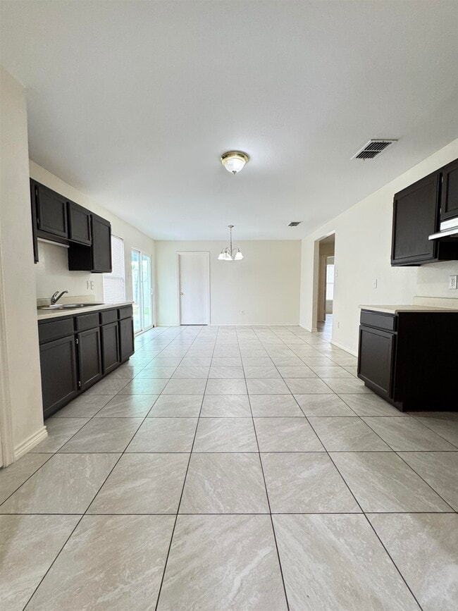 Building Photo - 209 Mescalero Dr