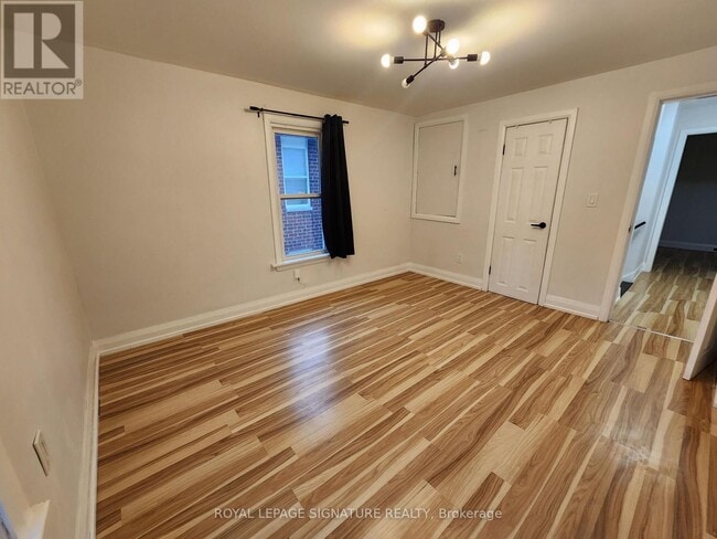 Building Photo - 731 St Antoine St