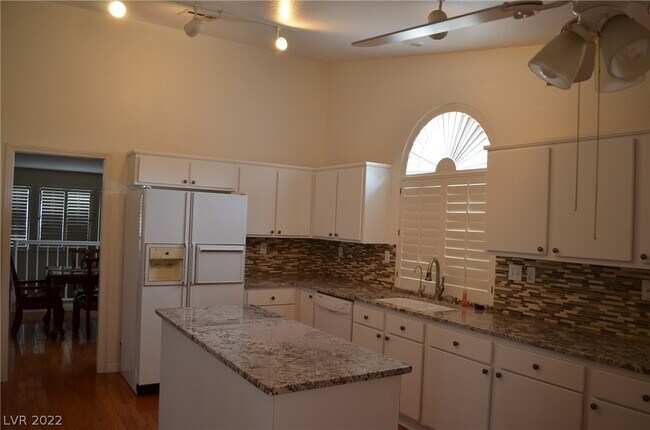 Building Photo - 7612 Emerald Gardens Cir