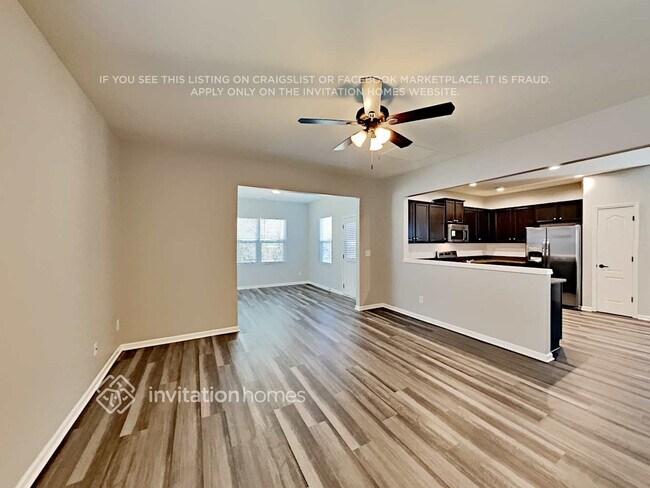 Foto del edificio - 8819 Balsam Bay Rd