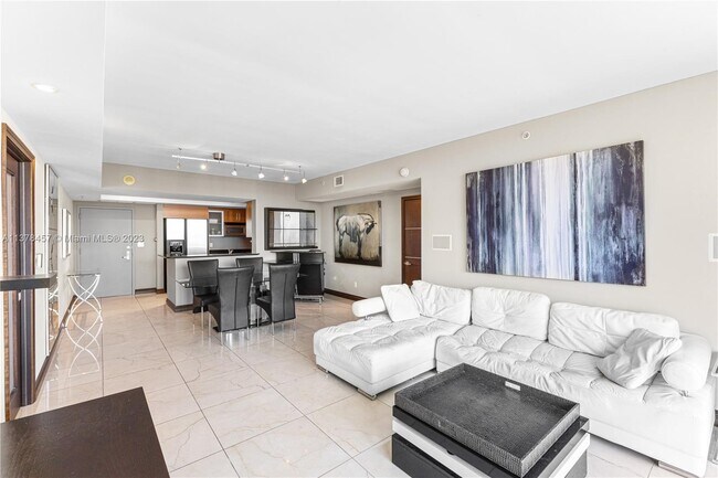 Foto del edificio - 325 S Biscayne Blvd