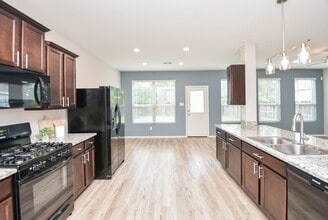Building Photo - 22707 Bolanzo Ln