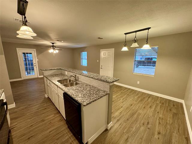 Building Photo - 633 Cumberland Dr