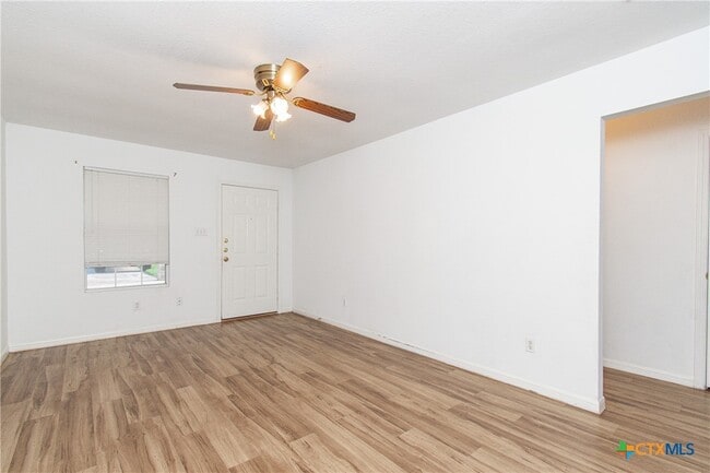 Building Photo - 1623 Pontotoc Trce