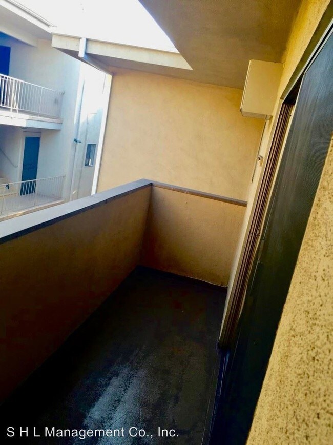 Foto del edificio - 733 N Hayworth Ave