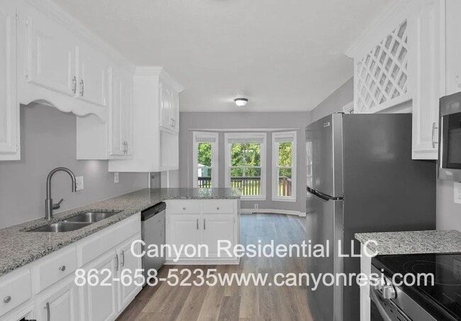 Building Photo - Beautiful home with 3 bedrooms!