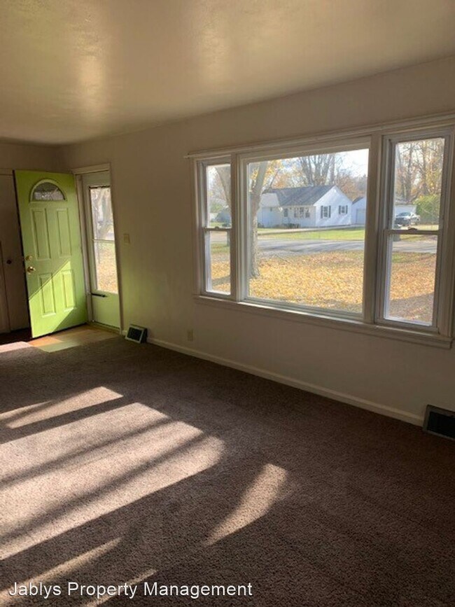 Building Photo - 3 br, 2 bath House - 2416 Van Buskirk Rd