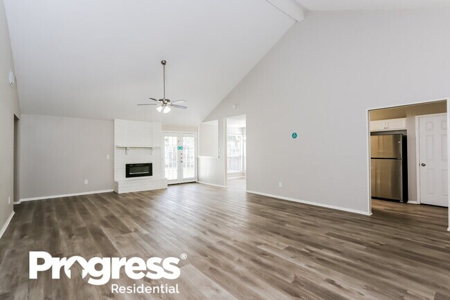 Building Photo - 16030 Barbarossa Dr