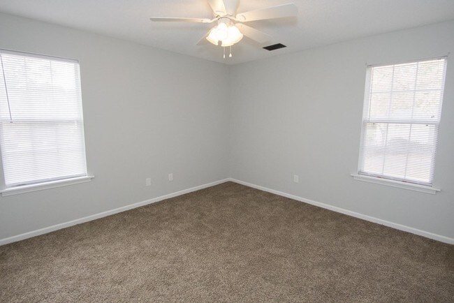 Building Photo - 204 Shropshire Dr