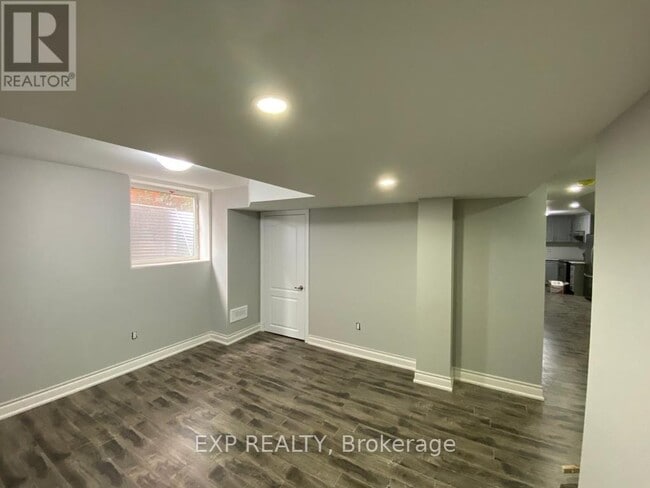 Building Photo - 90 Peace Valley Crescent