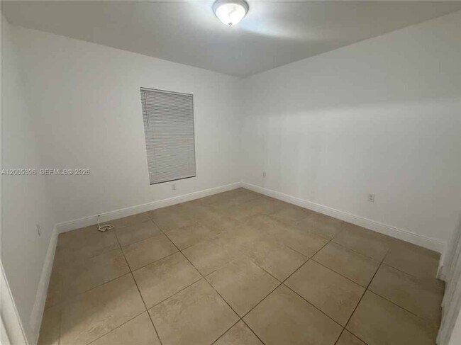Foto del edificio - 1565 NW 47th St