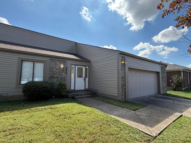 Building Photo - 8920 Thelma Ln