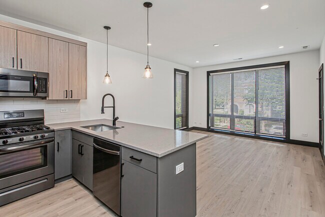 Building Photo - 6500 S Ingleside Ave