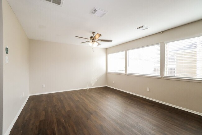 Foto del edificio - 1043 Verde Trails Dr