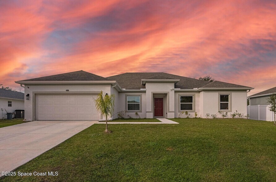 Foto principal - 1717 Dalroy St NW