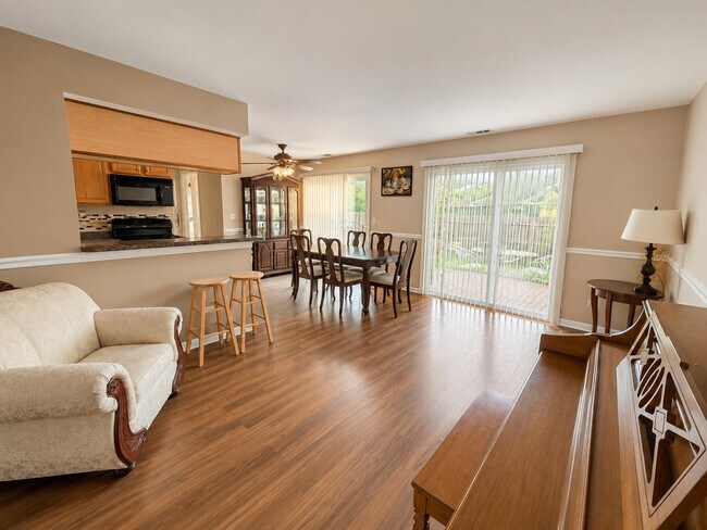Foto del edificio - 3416 Greenwich Ln