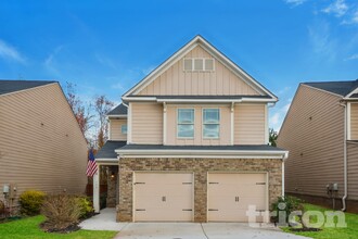 Building Photo - 177 Magnaview Dr