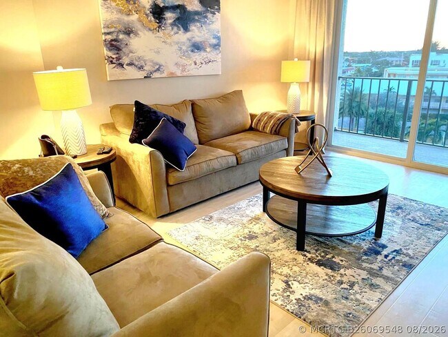 Foto del edificio - 1009 N Ocean Blvd
