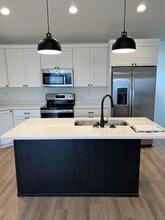 Building Photo - 302a Toronto Dr