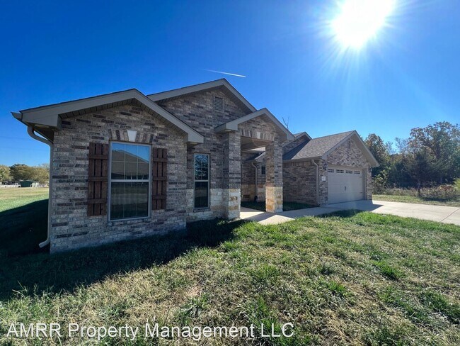 Building Photo - 4 br, 3 bath House - 501 Anita Drive