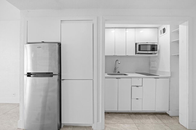 Photo - Bay Park Towers Apartments