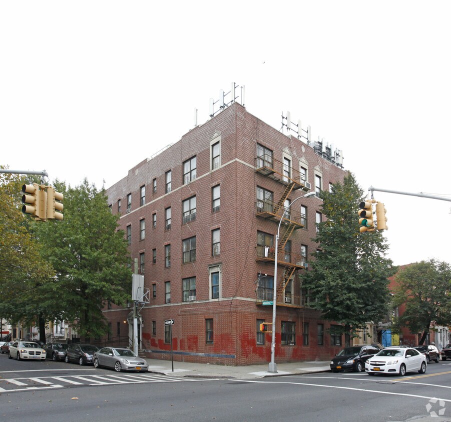 Primary Photo - Samuel Court