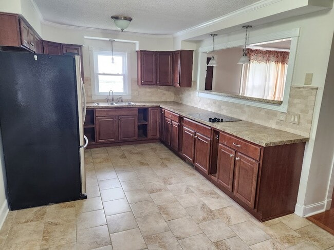 Building Photo - 4730 Old Elizabethtown Rd