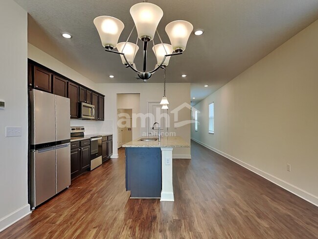 Building Photo - 1049 Walden Pond Dr