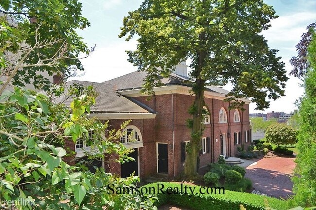 Building Photo - 2 br, 2.5 bath Townhome - 33 Power St