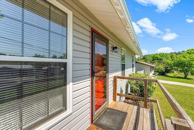 Foto del edificio - 5917 W Pine Ln