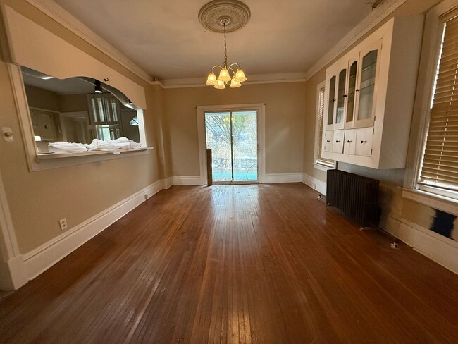 Building Photo - 425 Richwood Ave