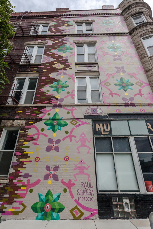 Building Photo - 818 W 18th St