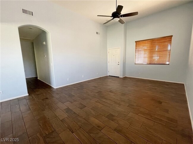 Building Photo - 9411 Hennessy Ct