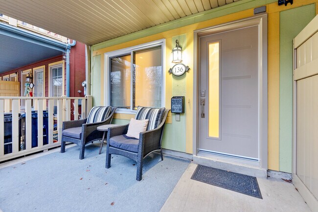 Photo du bâtiment - 136 Woodbine Ave