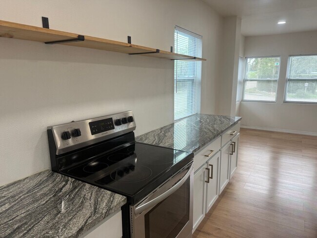 Foto del edificio - Near Manatee Memorial Hospital and Manatee River
