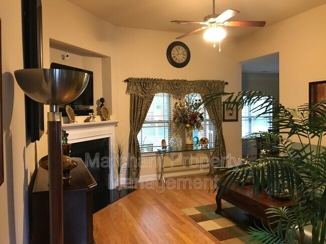 Foto del edificio - 500 Airdale Ln