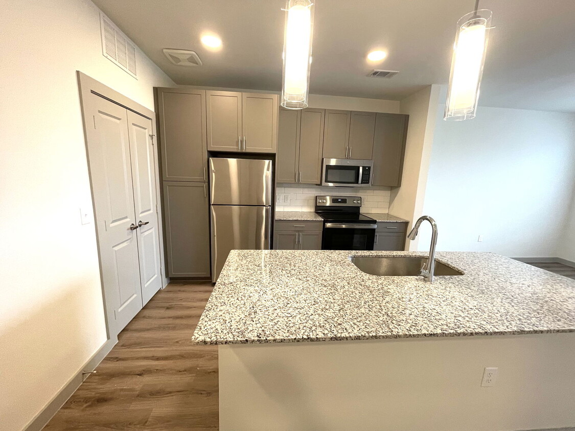 Primary Photo - 1111 Gallagher Dr