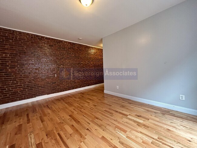 Foto del edificio - 141 Nagle Avenue